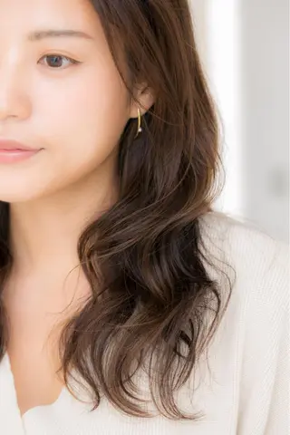 ロング チーフデザイナー 若林　麻衣のヘアスタイル