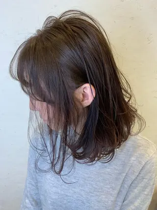 ミディアム カラー 🐝肥田 しょーと🐝のヘアスタイル