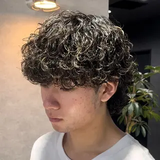 ショート カラー パーマ メンズ センターパート マスターかずまのヘアスタイル
