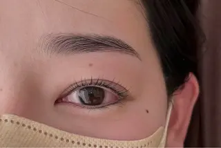 アイブロウ 山内 美乃莉のマツエク・マツパデザイン