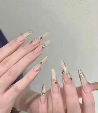 ネイル VIVIAN リサのネイルデザイン