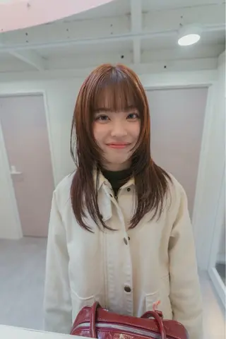 セミロング kyon.hair 韓国カットカラーのヘアスタイル