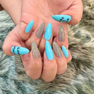 ネイル GRANDEUR焼津 Nana🦖のネイルデザイン