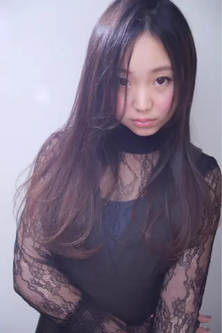 ロング 伊藤 裕貴のヘアスタイル