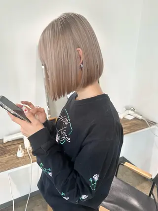 ミディアム ✨艶ブリーチカラー ✨四ノ宮裕己のヘアスタイル