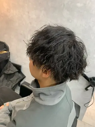 ミディアム パーマ メンズ センターパート/ メンズ特化/植田 柊のヘアスタイル