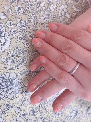 ネイル 指名支持率NO.1 スタイリストのヘアスタイル