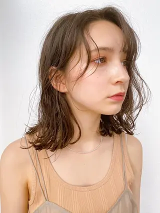 ミディアム カラー パーマ ヘアアレンジ メンズ キッズ ネイル マツエク・マツパ モリモト サナのヘアスタイル