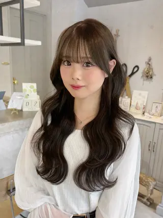 ロング カラー 🫧ブリーチなし 透明感カラーゆん🫧のヘアスタイル