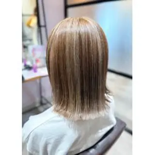 カラー 西原 愛紗のヘアスタイル