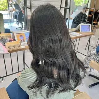 ロング メンズバレイヤージュ 斉藤春のヘアスタイル