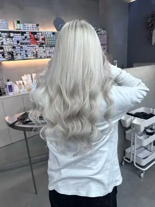 ロング Aika 🖤のヘアスタイル