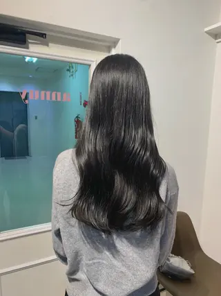 ロング カラー annuy MIHANAのヘアスタイル