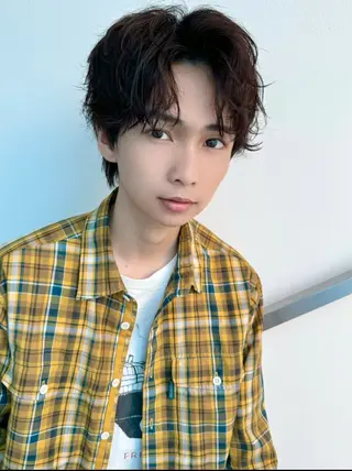 メンズ ハイトーン/レイヤー nail 百咲💌のヘアスタイル