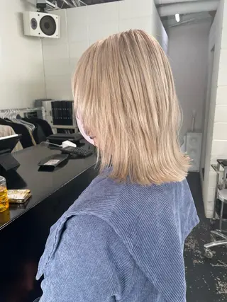 セミロング カラー パーマ ヘアアレンジ メンズ キッズ ネイル マツエク・マツパ アイブロウ 艶ハイトーン/ヘア アレンジAYAKAのヘアスタイル