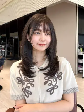 セミロング カラー レイヤー/顔周り カット/松岡 祥利のヘアスタイル