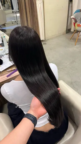 ロング レイヤーカット/ 艶カラー/YUKAのヘアスタイル