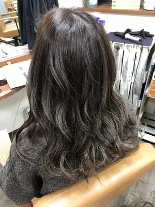 カラー 磧本 祐里恵のヘアスタイル