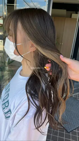 ロング alu所属・alu yuinaのヘアスタイル