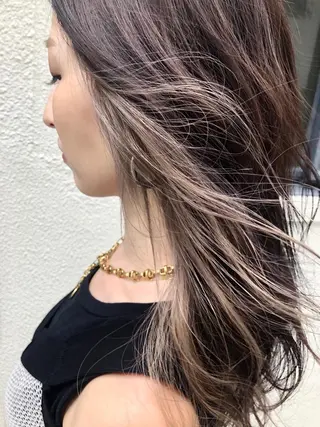 ロング カラー 岡本 一平のヘアスタイル