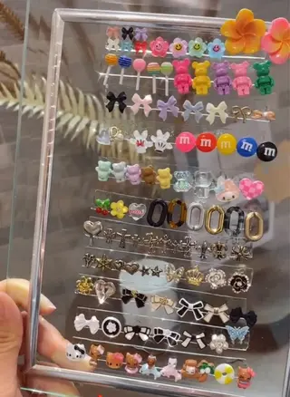 ネイル デコパーツが得意♪ ネイル/眉毛/エステの眉毛・アイブロウイメージ