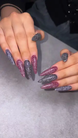 ネイル 関山 志乃のネイルデザイン