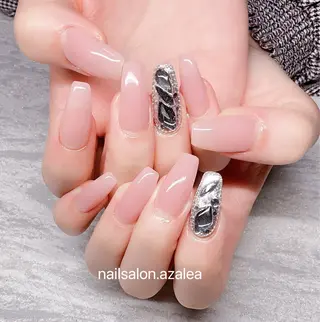 ネイル R inのネイルデザイン