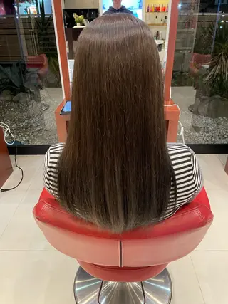 ロング カラー トヨシマ シュウトのヘアスタイル