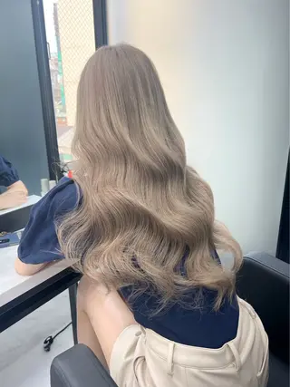 ロング 渡辺春衣 ♡デザインカラーのヘアスタイル
