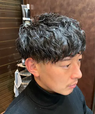 ショート 岡部 迅のヘアスタイル
