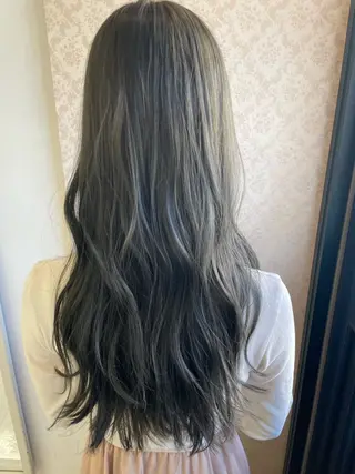 ロング ヒヨシ ルナのヘアスタイル