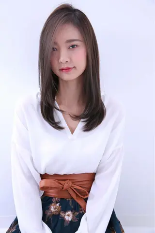 ロング ブリーチなしダブル/ レイヤーカット 小棹のヘアスタイル