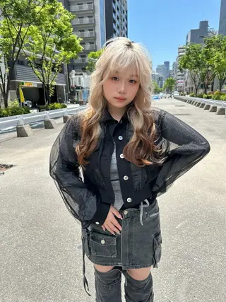 ロング ウルフとハイトーン みっちー✂️のヘアスタイル