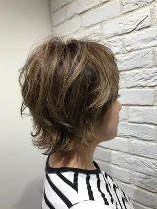 ショート カラー UMEDA FIGAROのヘアスタイル