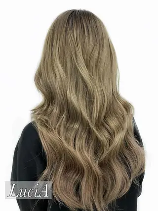 ロング ヘアアレンジ カラー LuciA RIANAのヘアスタイル