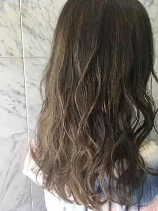 セミロング カラー 髪質改善 中川 翔のヘアスタイル