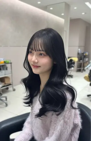 ロング カラー 小塩 萌々香のヘアスタイル