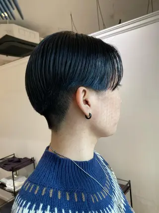 ショート カラー 梅田ハイトーン チダ ヒナノのヘアスタイル