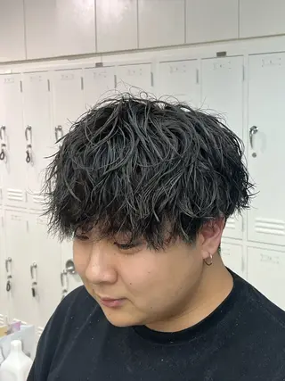 ミディアム カラー パーマ メンズ 夏果⭐︎fifth 天神 海外風パーマのヘアスタイル