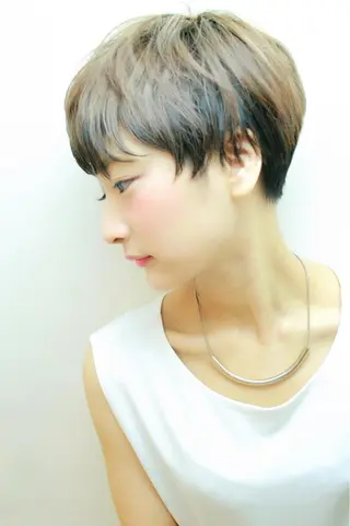 ショート カラー マツオカ ケンシロウのヘアスタイル