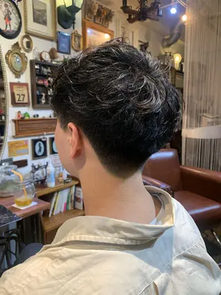 ショート パーマ 清水千優/パーマ/透 明感カラー/メンズのヘアスタイル