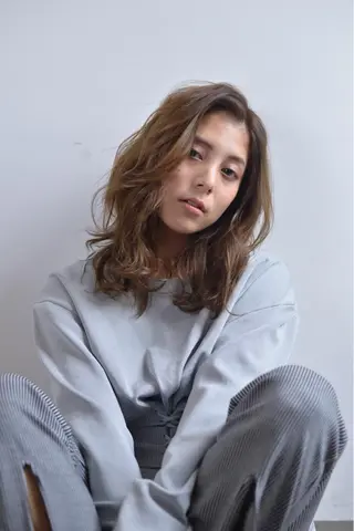 セミロング カラー 奥田 千尋のヘアスタイル