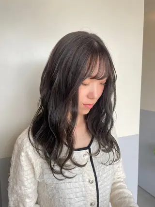 ミディアム 小久保 里紗のヘアスタイル