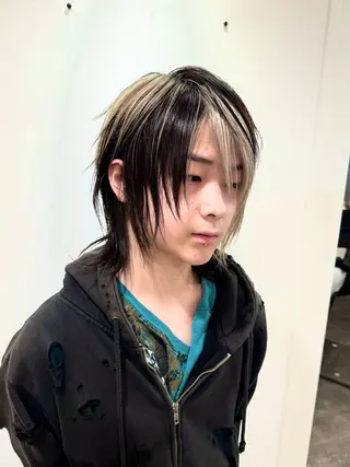 ショート ハイトーン/レイヤー /ウルフ⭐️永田⭐️のヘアスタイル