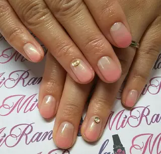 ショート カラー ネイル MiRanda Nail所属・MiRanda 保坂 舞のネイルデザイン