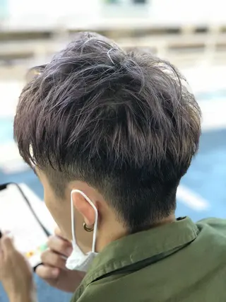 カラー メンズ 阿部 美咲のヘアスタイル