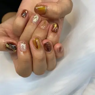 ショート パンチャパンチャ ネイルサロンのネイルデザイン