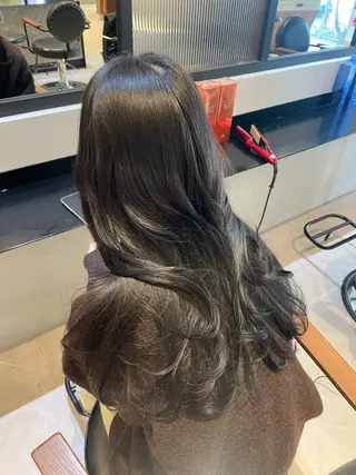 ロング オリーブカラー🫒/ 透明感カラー/みゆのヘアスタイル