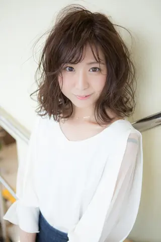 ミディアム カラー パーマ マツエク・マツパ 髪質改善ayame 横山諒のヘアスタイル