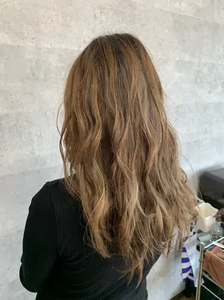 ロング SALOWIN心斎橋Suite店所属・ブリーチ毛にもできる 縮毛矯正|鷹司郎のヘアスタイル